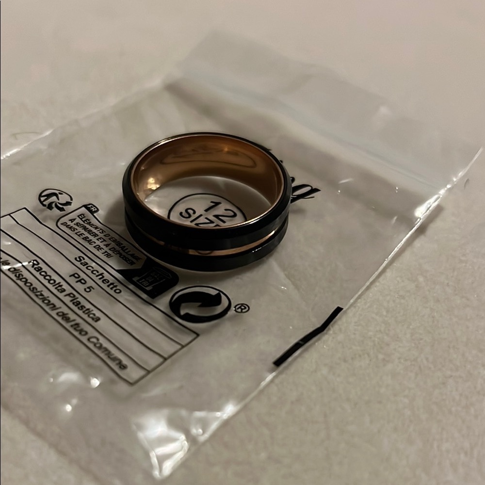 Stylish Tungsten-Carbide Ring with Rose Gold Inlay